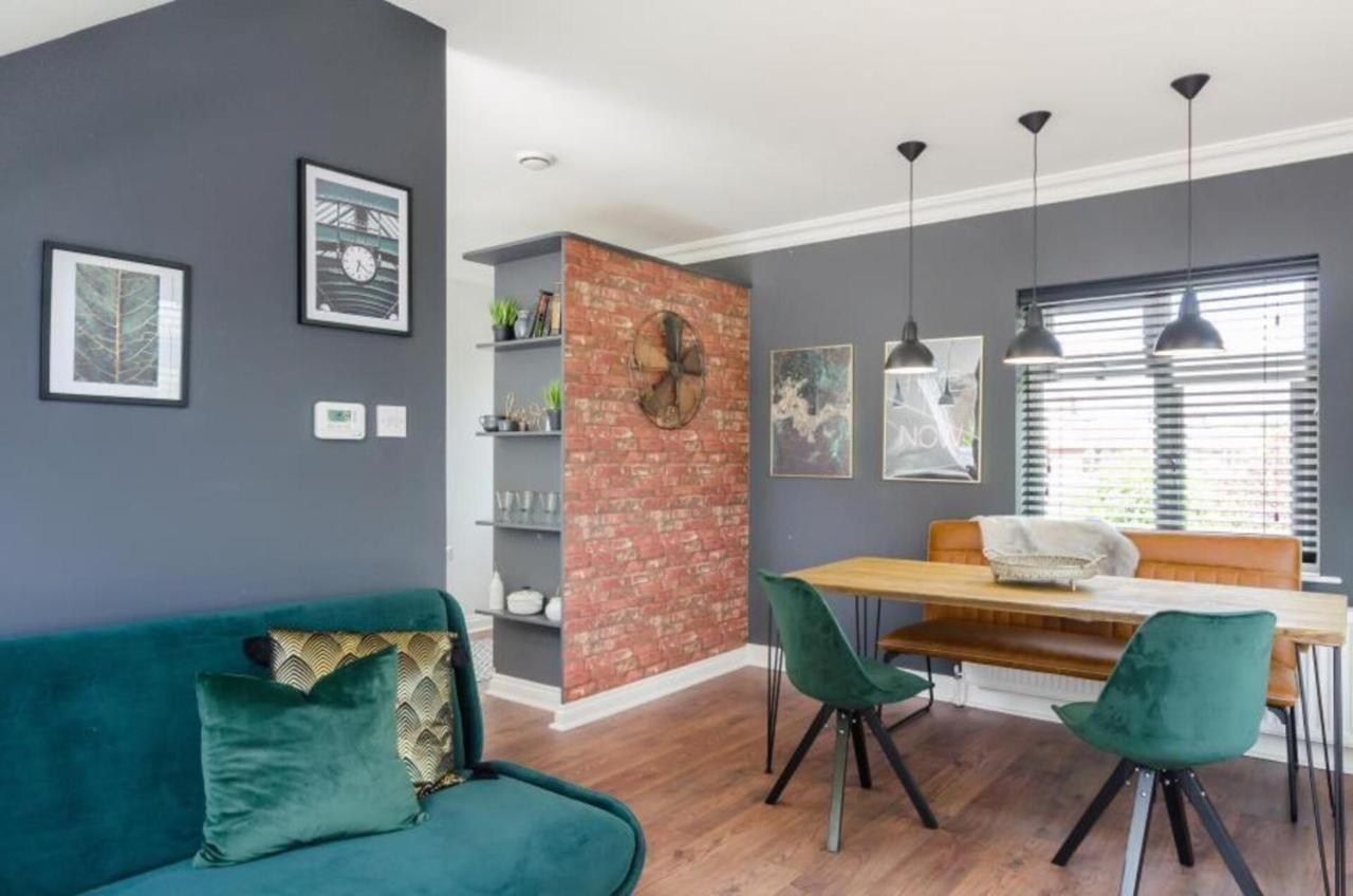 Time Is Now! Beautiful Apartment In Йорк Екстериор снимка