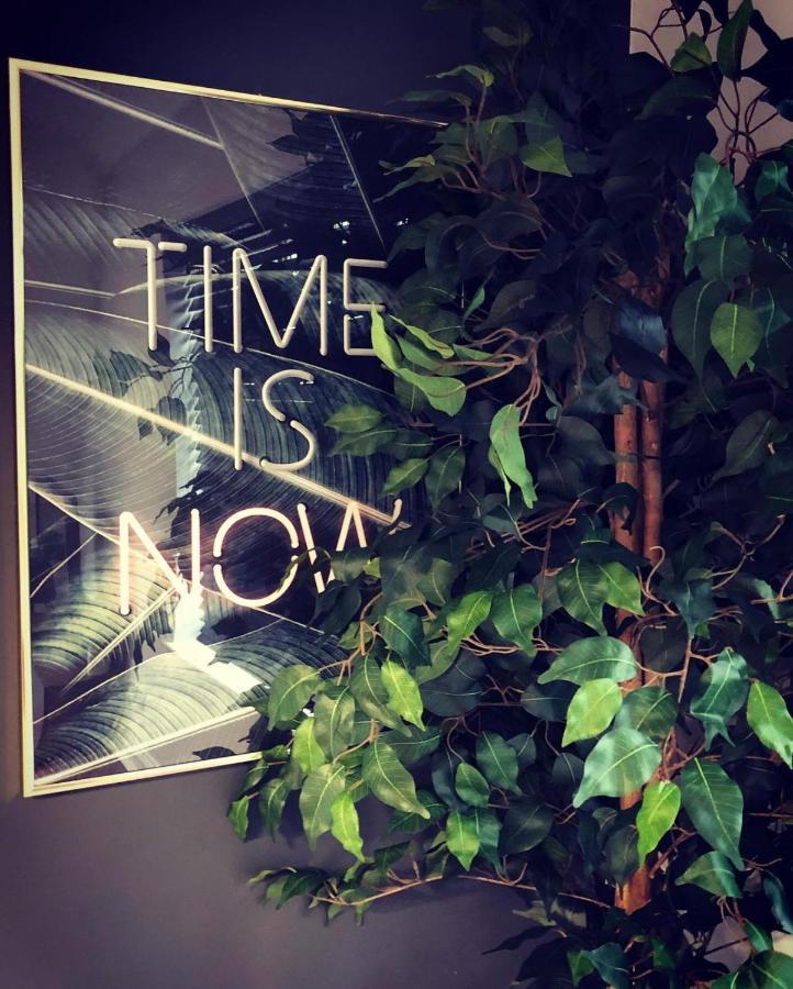 Time Is Now! Beautiful Apartment In Йорк Екстериор снимка