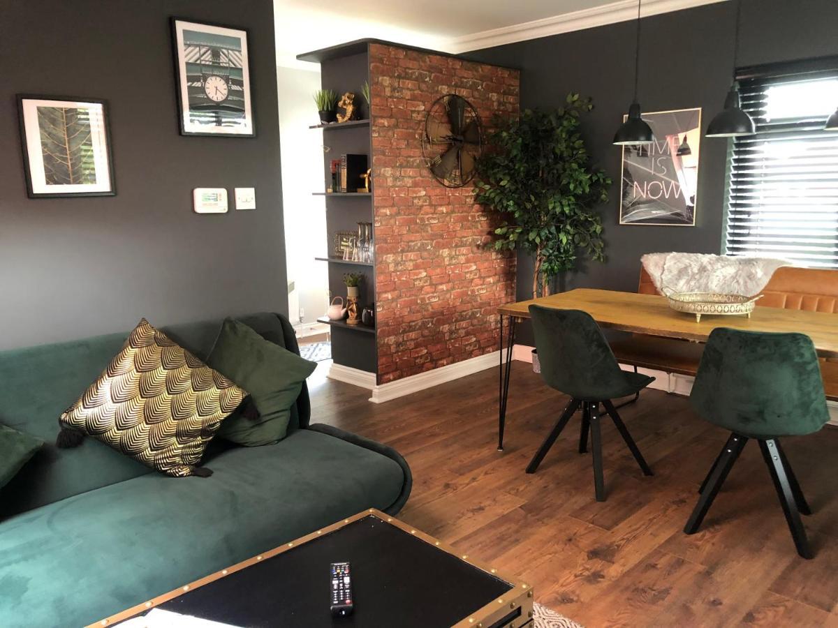 Time Is Now! Beautiful Apartment In Йорк Екстериор снимка